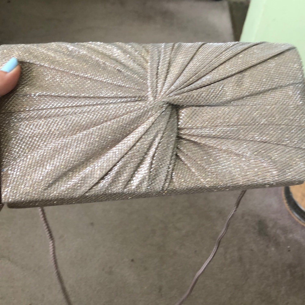 Night clutch worn only once